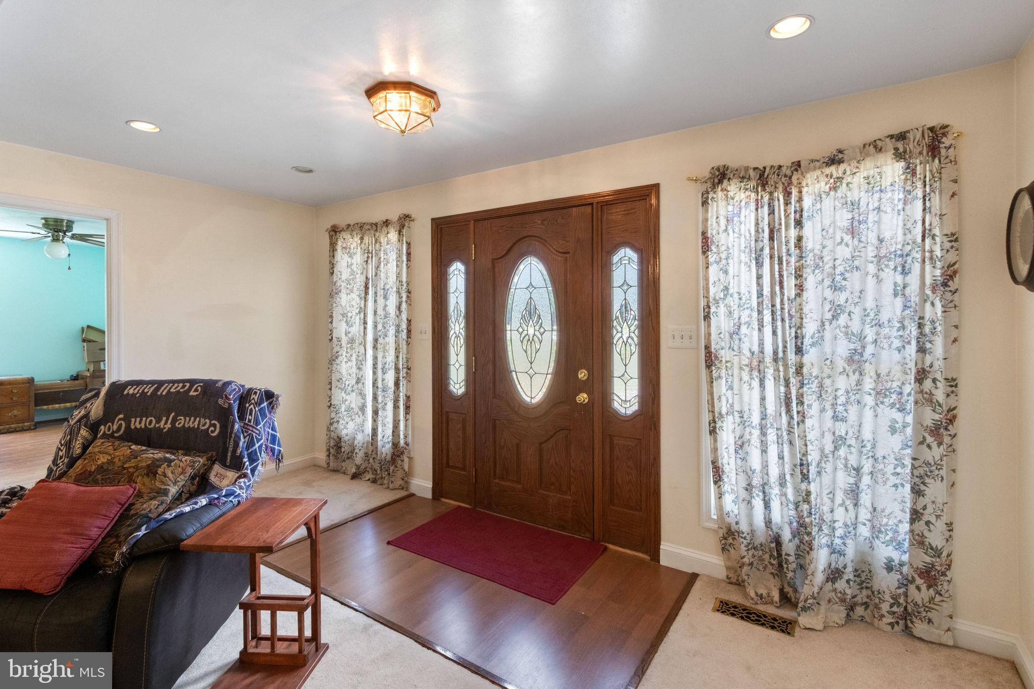 7707 Lorton Road Lorton, VA 22079 - Photo 26 of 62 Large Living Room