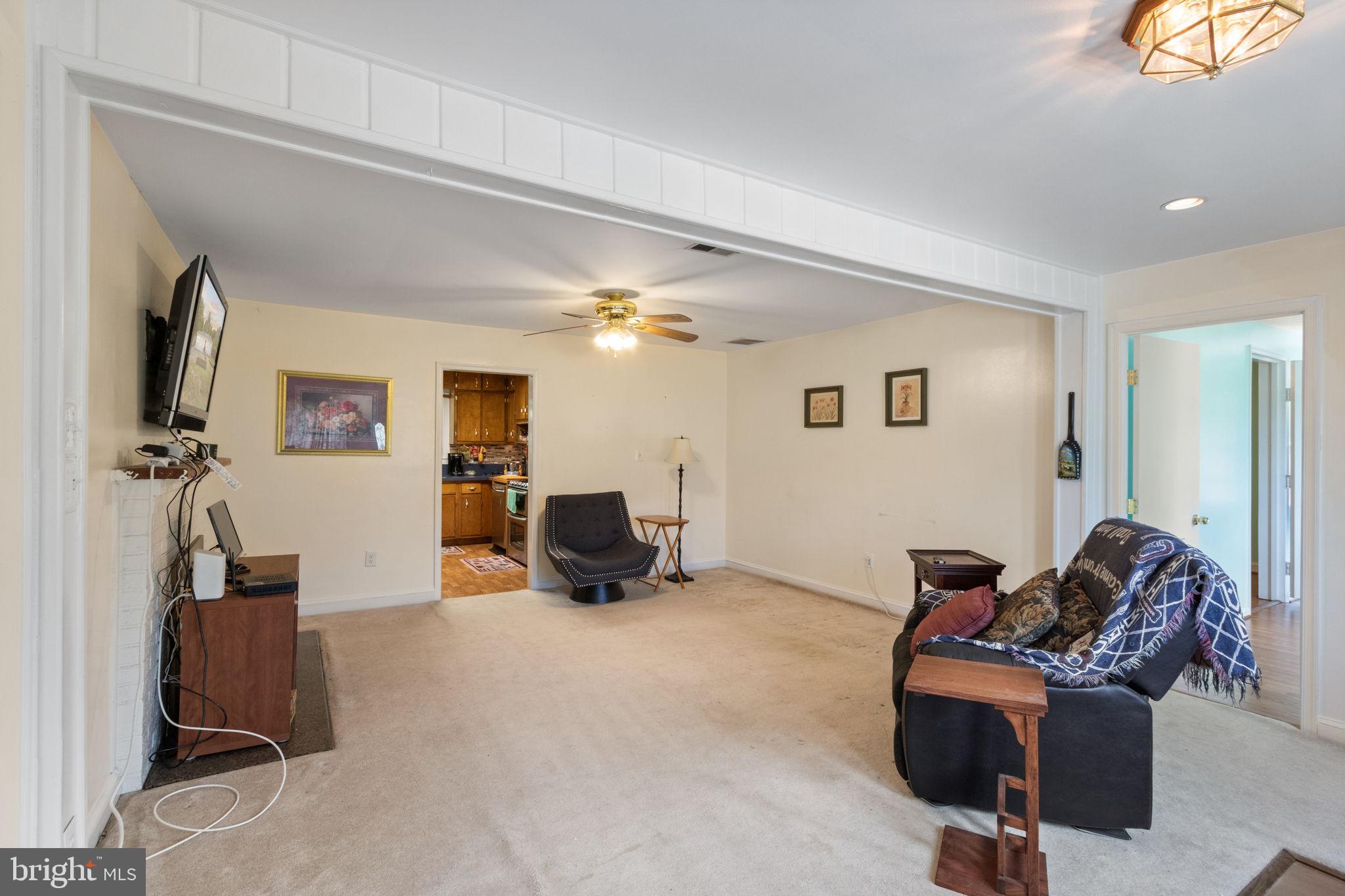 7707 Lorton Road Lorton, VA 22079 - Photo 27 of 62 Living area