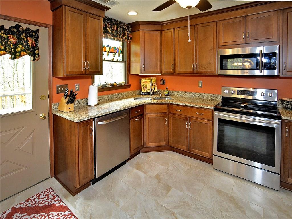 6471 Hilty Road Murrysville, PA 15632 - Photo 9 of 25 Gallery Image 9