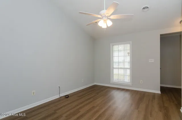 $1,300 | 818 Varsity Drive, Wilmington, NC 28403