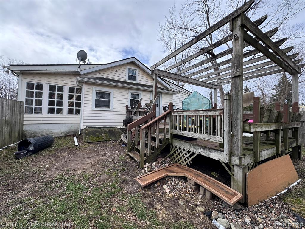 2021 West Rose Center Road Holly, MI 48442 - Photo 11 of 30