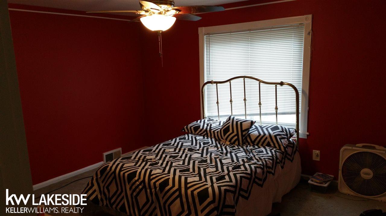 15744 Charles R Avenue Eastpointe, MI 48021 - Photo 19 of 36 31308839-18.JPG