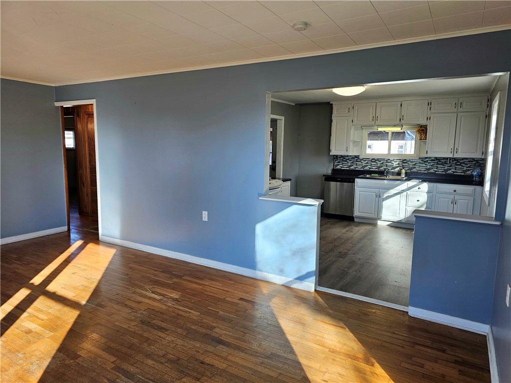 303 North Oakland Road Ashmore, IL 61912 - Photo 4 of 23