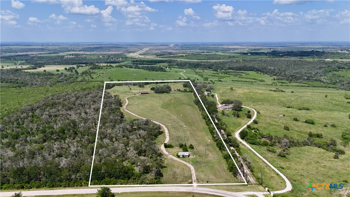 2725 Old Lehmann Road Seguin, TX 78155 - Photo 4 of 47 a view of a tennis court