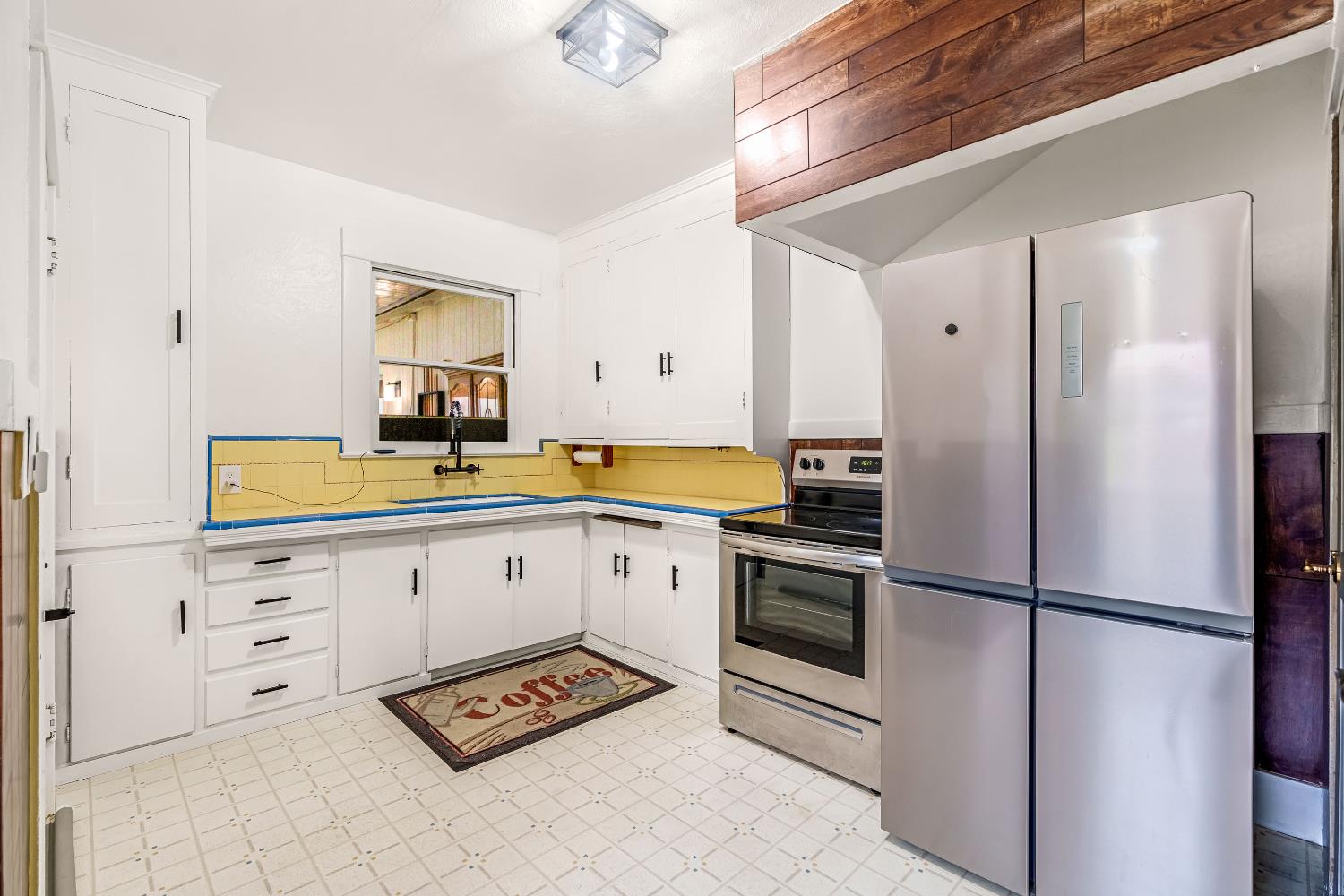 1912 North Vagedes Avenue Fresno, CA 93705 - Photo 13 of 39