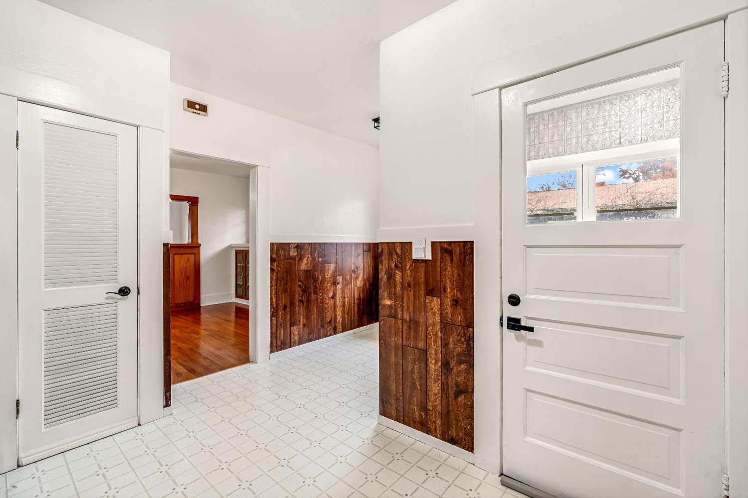 1912 North Vagedes Avenue Fresno, CA 93705 - Photo 16 of 39