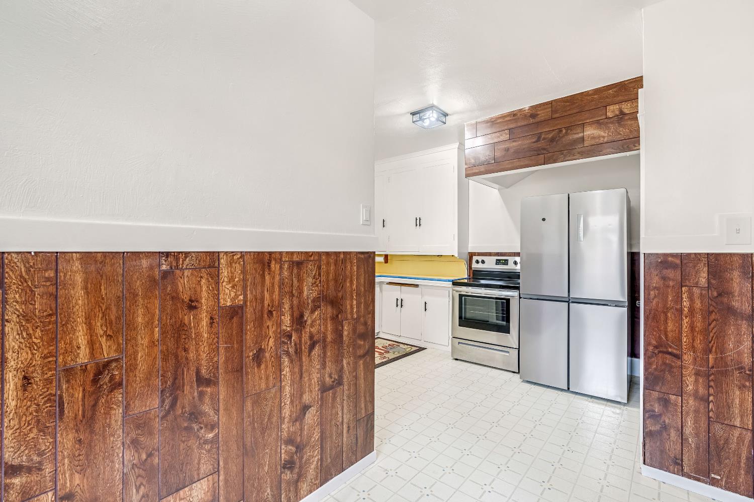 1912 North Vagedes Avenue Fresno, CA 93705 - Photo 17 of 39