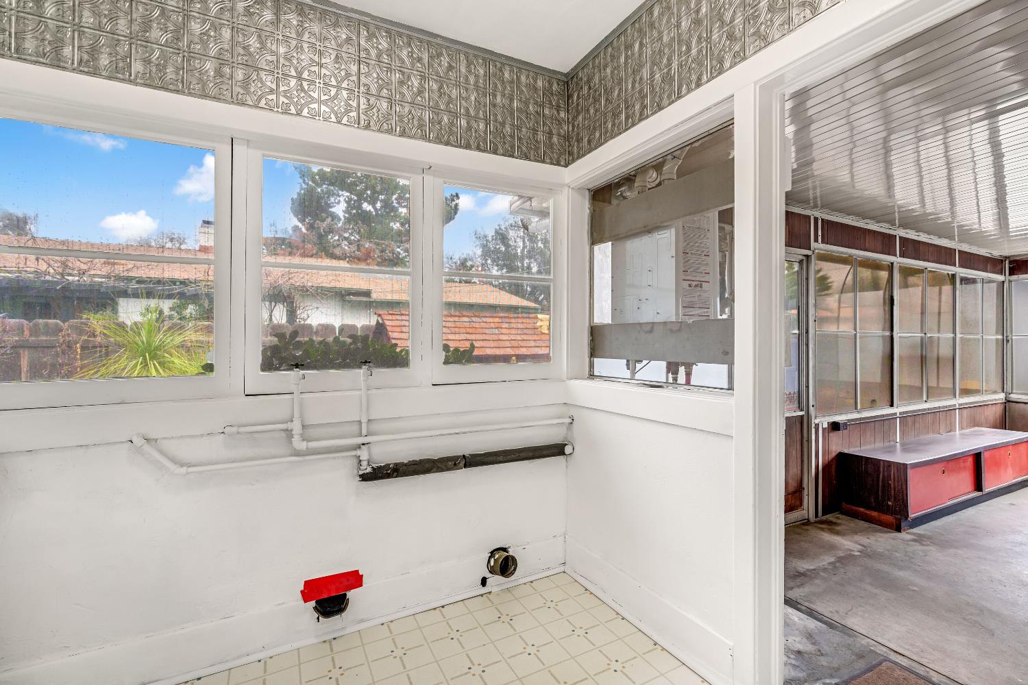 1912 North Vagedes Avenue Fresno, CA 93705 - Photo 18 of 39