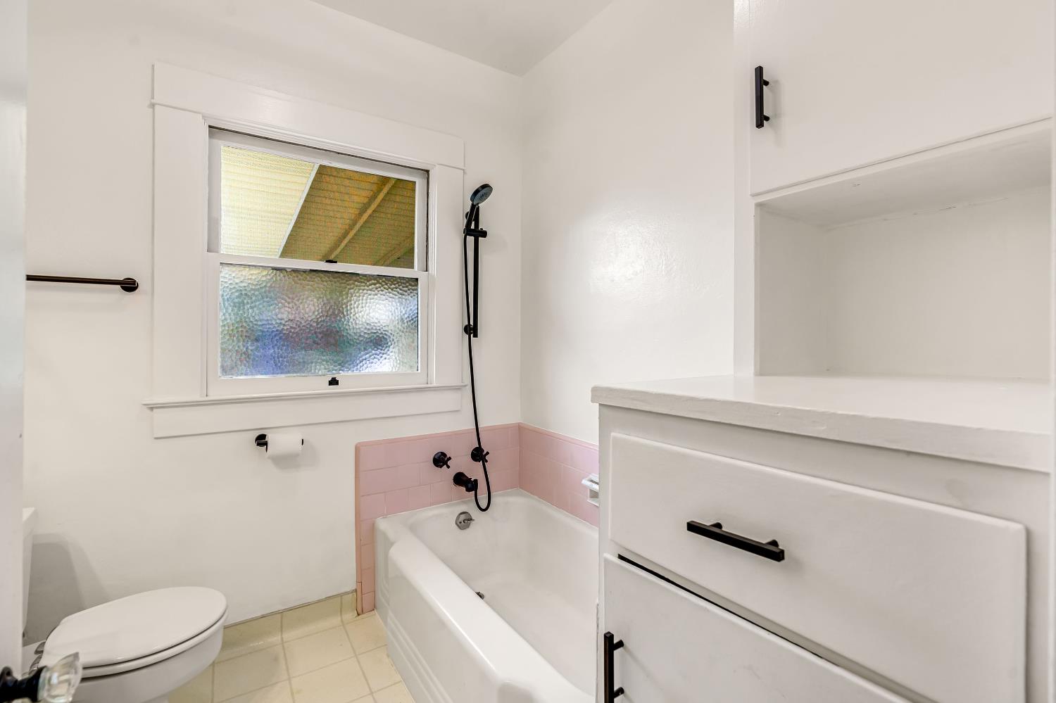 1912 North Vagedes Avenue Fresno, CA 93705 - Photo 21 of 39