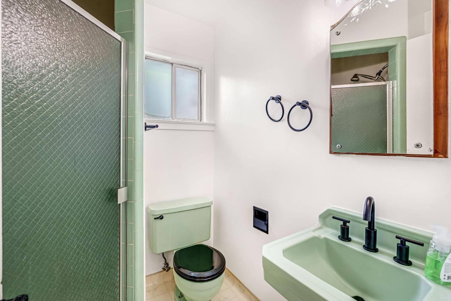 1912 North Vagedes Avenue Fresno, CA 93705 - Photo 27 of 39