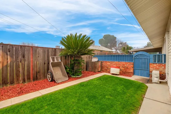 $379,000 | 1912 North Vagedes Avenue, Fresno, CA 93705