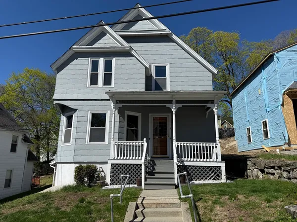 $2,250 | 5 Arbor Vitae Street, Unit 2, Worcester, MA 01603