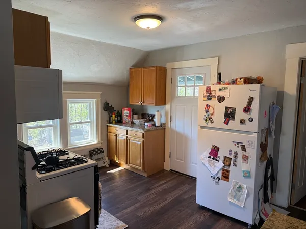 $2,250 | 5 Arbor Vitae Street, Unit 2, Worcester, MA 01603