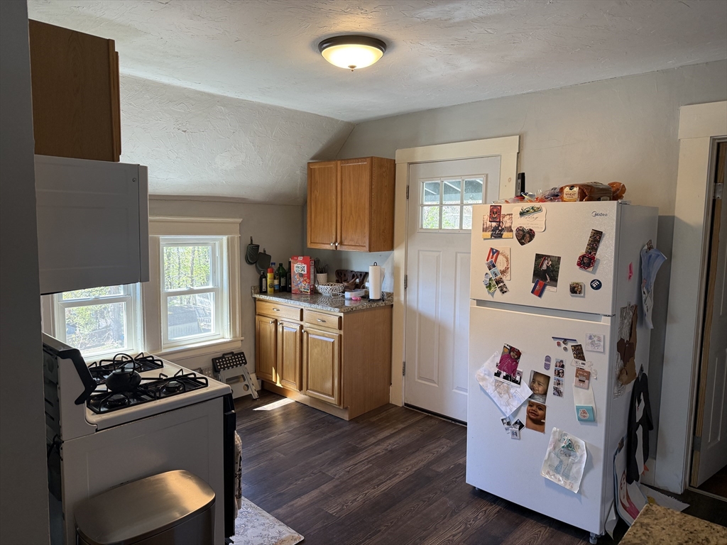 5 Arbor Vitae Street, Unit 2 Worcester, MA 01603 - Photo 3 of 10