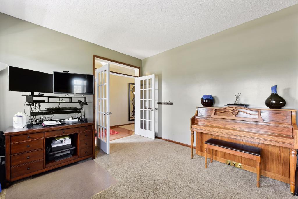 7071 Oak Ridge Court Shakopee, MN 55379 - Photo 12 of 30 Gallery Image 12