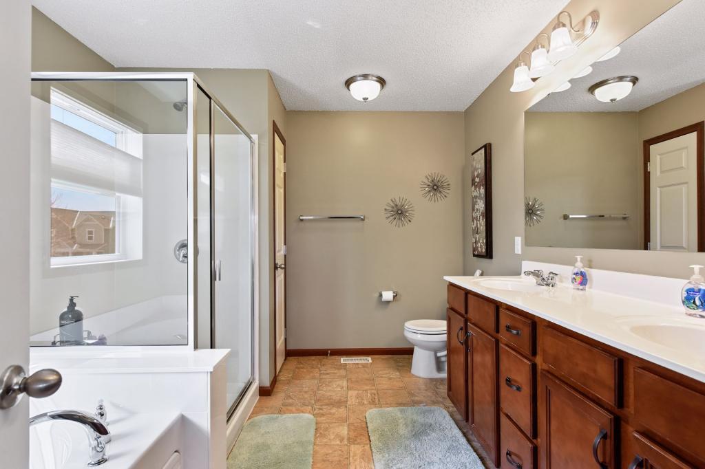 7071 Oak Ridge Court Shakopee, MN 55379 - Photo 16 of 30 Gallery Image 16
