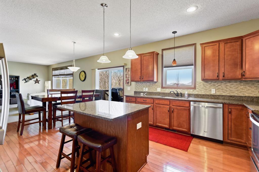 7071 Oak Ridge Court Shakopee, MN 55379 - Photo 3 of 30 Gallery Image 3