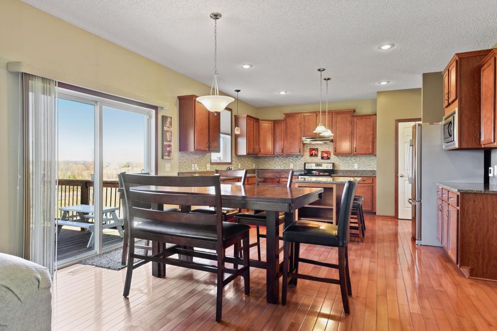7071 Oak Ridge Court Shakopee, MN 55379 - Photo 9 of 30 Gallery Image 9