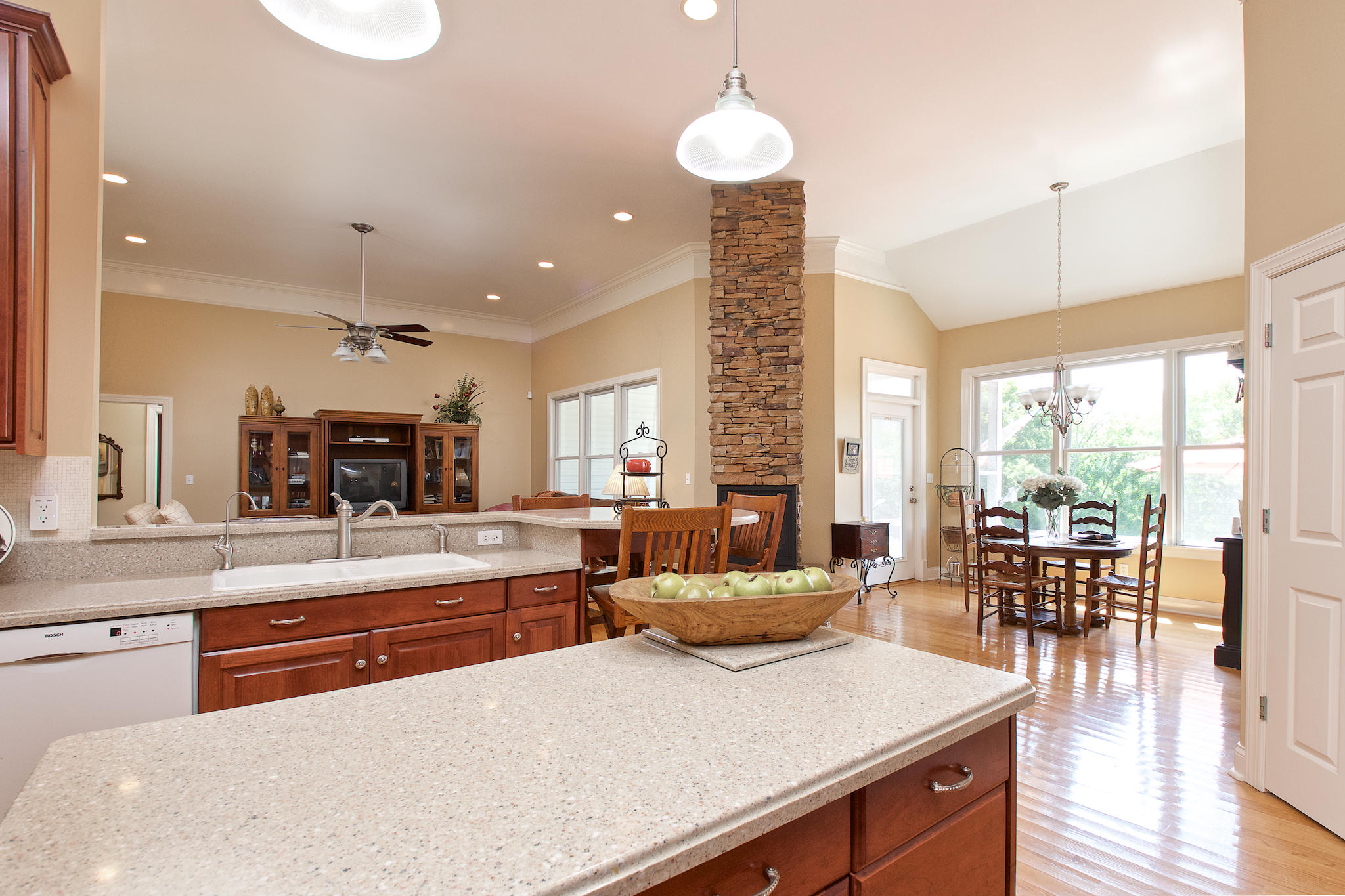693 Pinhook Rd. 28