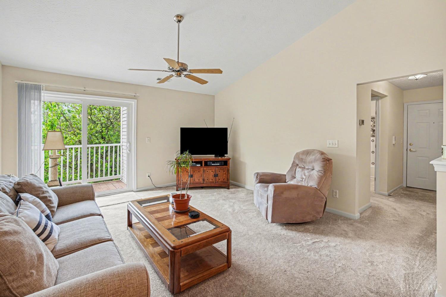 4563 Foley Road, Unit 11 Cincinnati, OH 45238 - Photo 2 of 16
