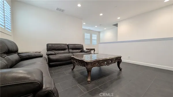 $6,500 | 273 Barnes Road, Tustin, CA 92782