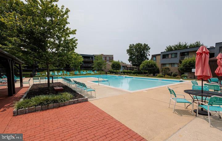 29 Stonehenge Circle, Unit 2 Baltimore, MD 21208 - Photo 54 of 58