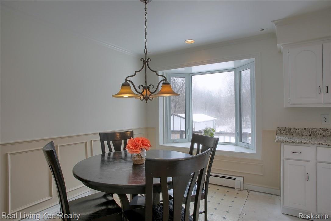 68125 Dequindre Road Oakland, MI 48363 - Photo 13 of 40 13-Breakfast Nook.jpg