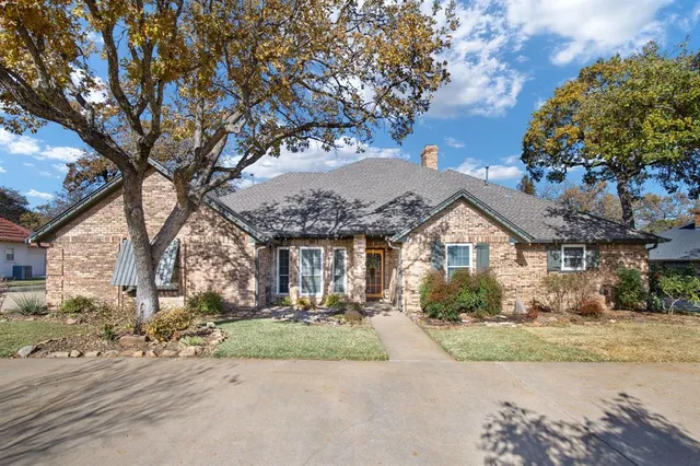 $620,000 | 9 Rolling Hills Circle, Denton, TX 76205