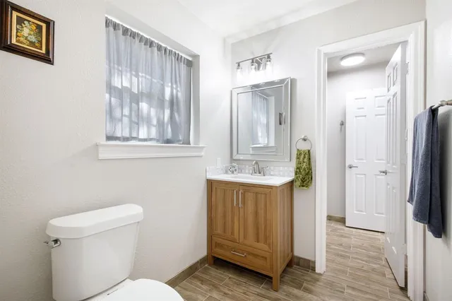 $620,000 | 9 Rolling Hills Circle, Denton, TX 76205