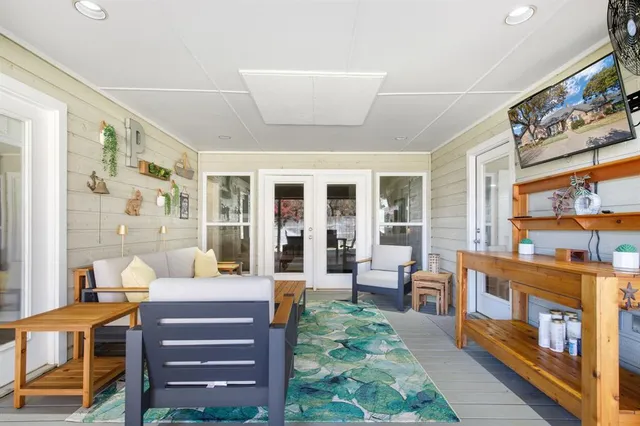 $620,000 | 9 Rolling Hills Circle, Denton, TX 76205