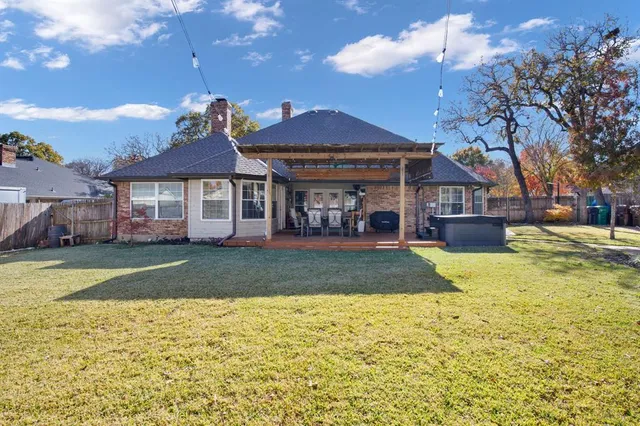 $620,000 | 9 Rolling Hills Circle, Denton, TX 76205