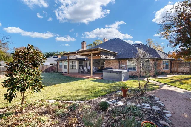 $620,000 | 9 Rolling Hills Circle, Denton, TX 76205