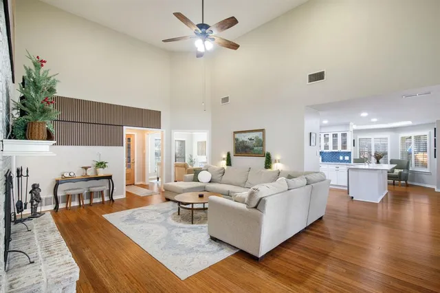 $620,000 | 9 Rolling Hills Circle, Denton, TX 76205