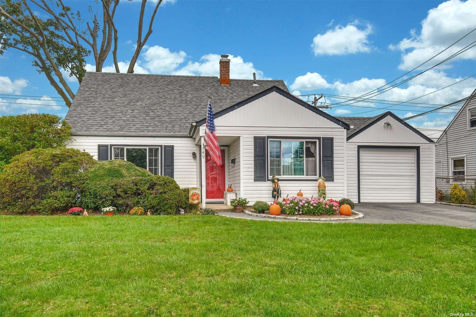 49 Periwinkle Road Levittown, NY 11756 - Photo 1 of 1 Gallery Image 1