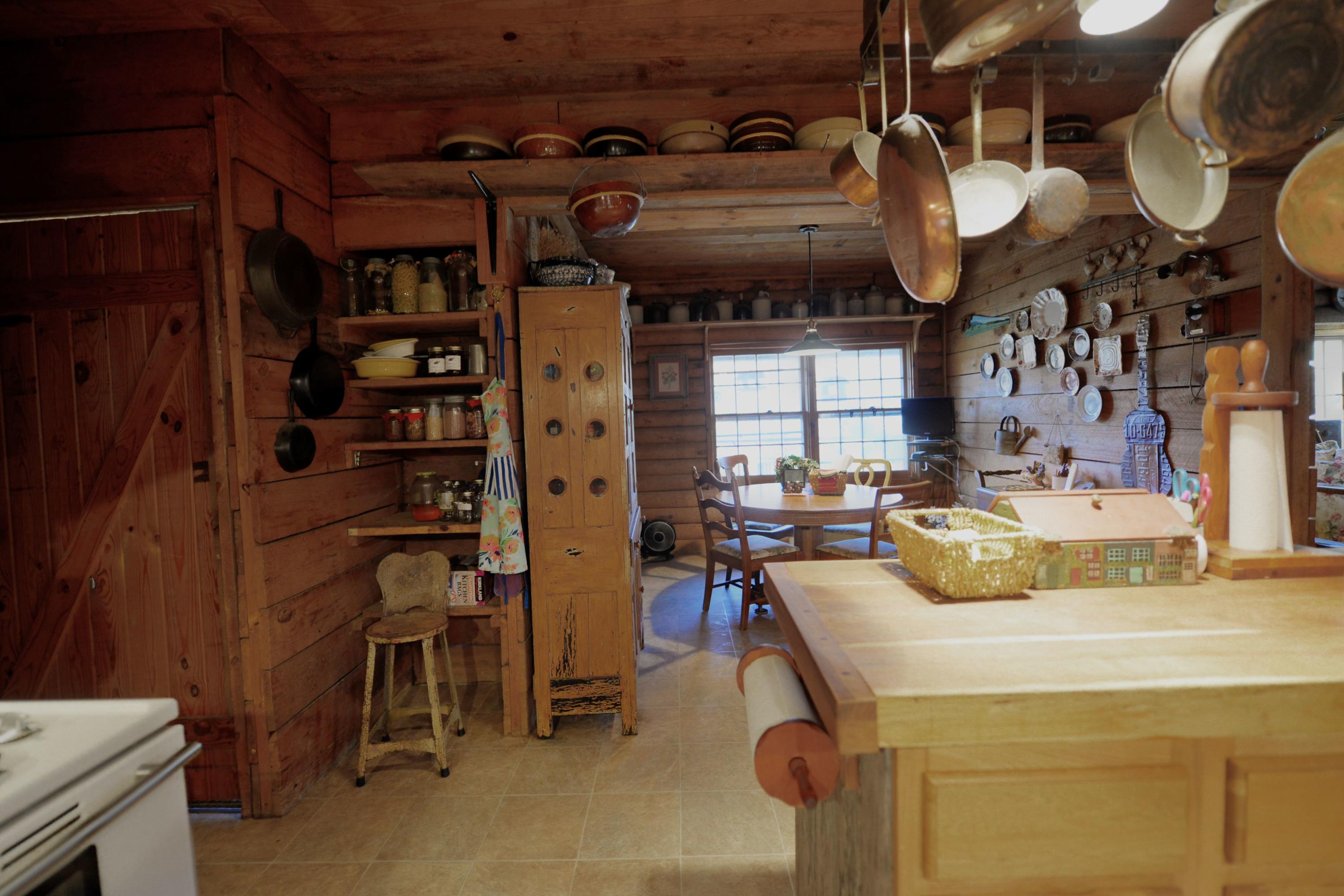 608 Shaver Road Dayton, TN 37321 - Photo 14 of 48 16. 608 Shaver Road - Kitchen _ Dining