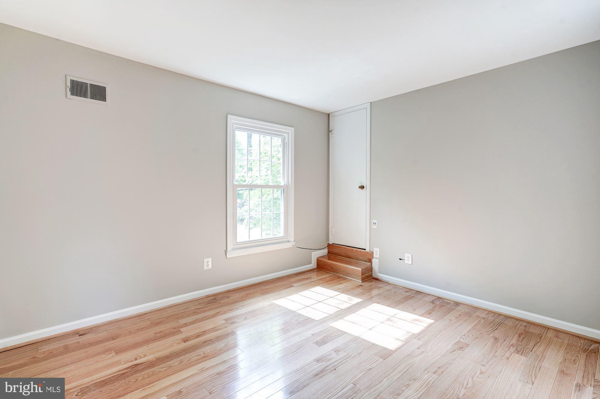 9219 Fernwood Road Bethesda, MD 20817 - Photo 20 of 29 Upper lever fourth bedroom