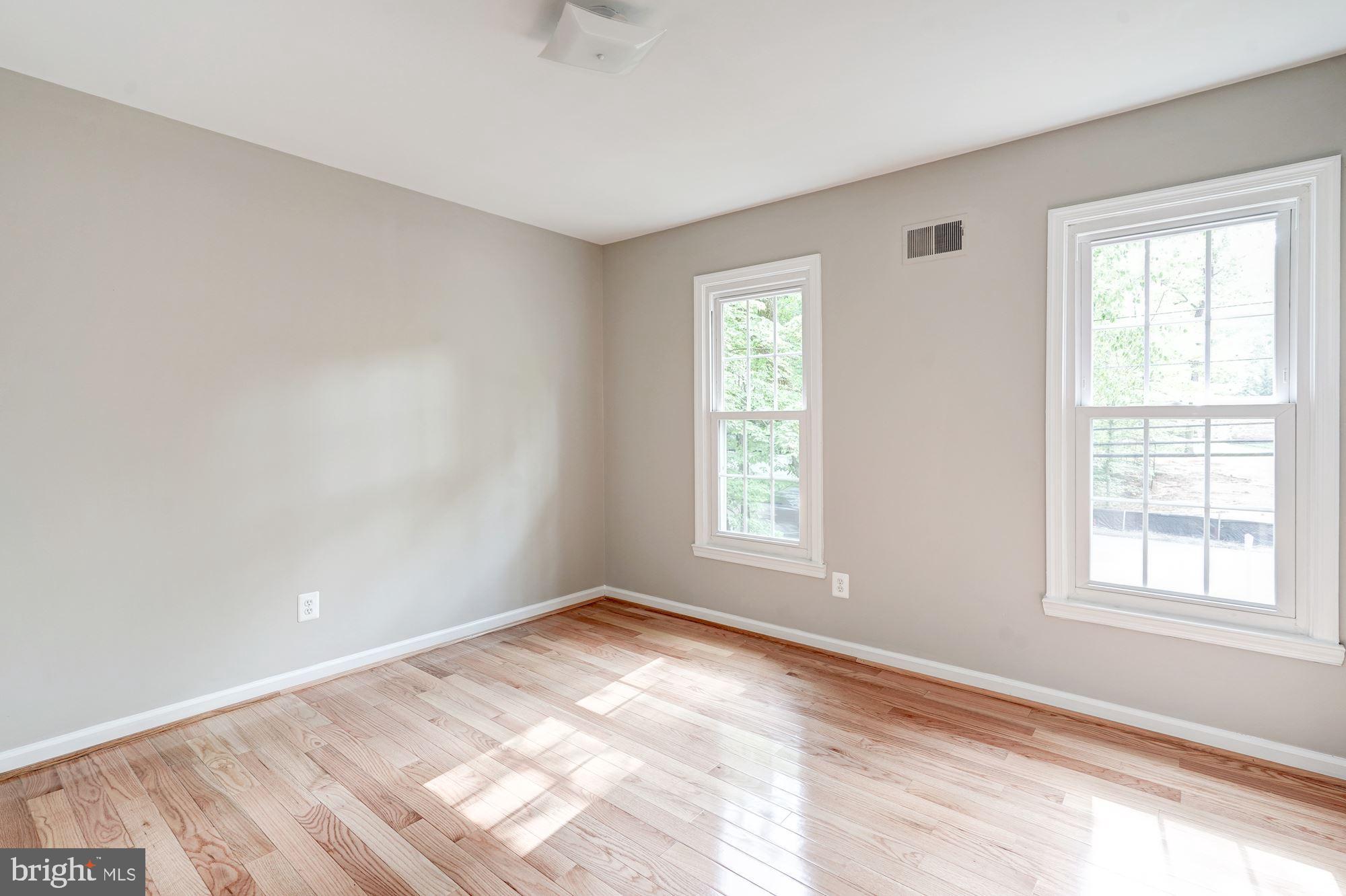 9219 Fernwood Road Bethesda, MD 20817 - Photo 21 of 29 Upper level bright second bedroom