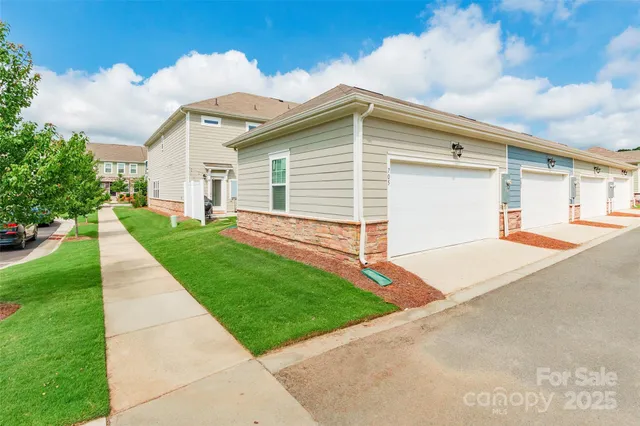 $385,000 | 705 Sagecroft Lane, Indian Trail, NC 28079