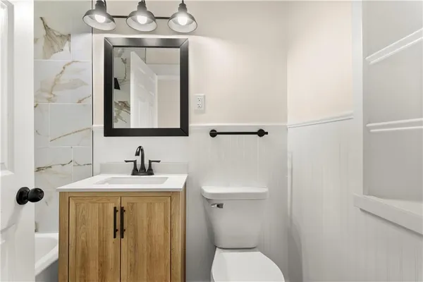 $220,000 | 2320 South Vermont Avenue, Independence, MO 64052