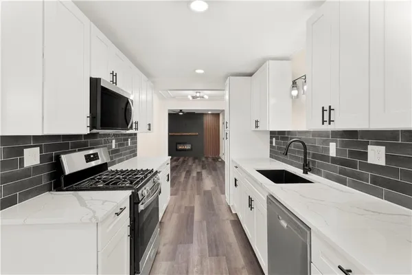 $220,000 | 2320 South Vermont Avenue, Independence, MO 64052