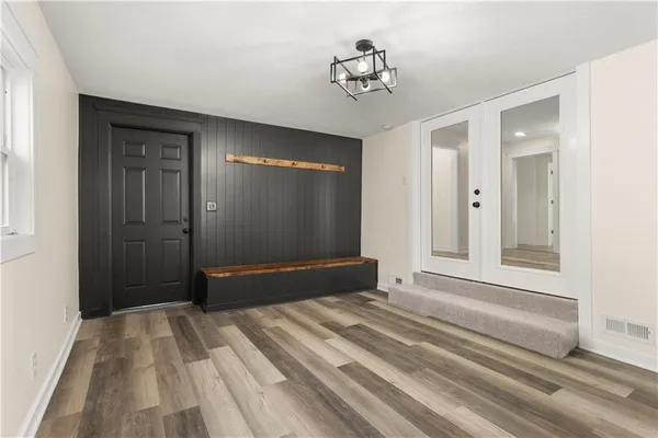 $220,000 | 2320 South Vermont Avenue, Independence, MO 64052