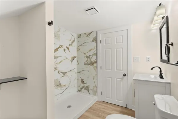 $220,000 | 2320 South Vermont Avenue, Independence, MO 64052