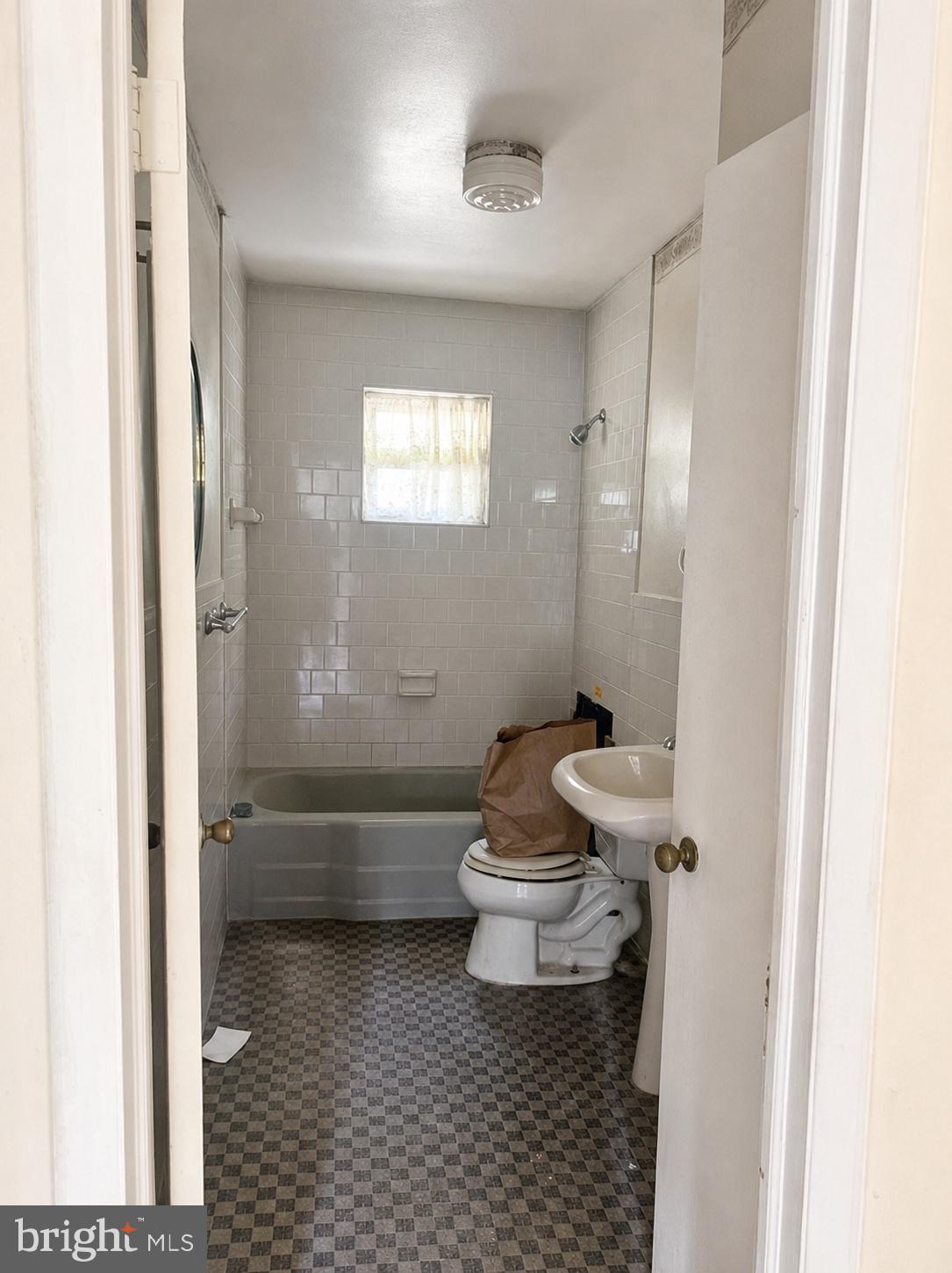 6725 Glenkirk Road Baltimore, MD 21239 - Photo 17 of 25 2nd Full Bath