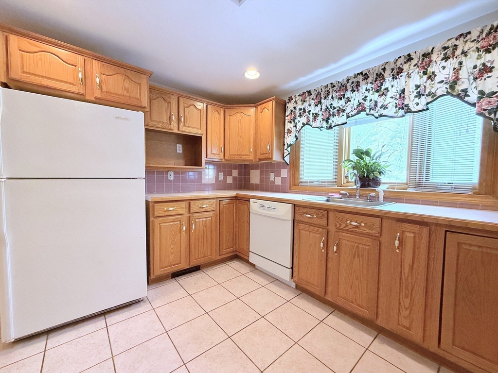 22 Oakdale Road Canton, MA 02021 - Photo 11 of 22