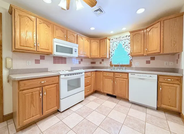 $889,900 | 22 Oakdale Road, Canton, MA 02021