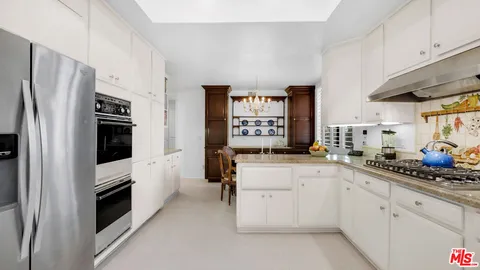 $1,599,000 | 2350 Century Hill, Los Angeles, CA 90067