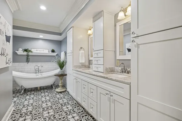 a view of a lake with houses