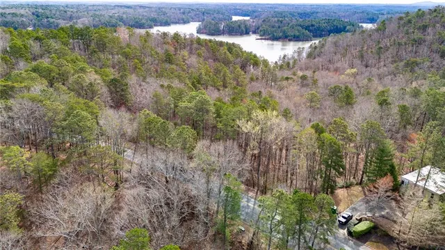 a view of a houses with a yard