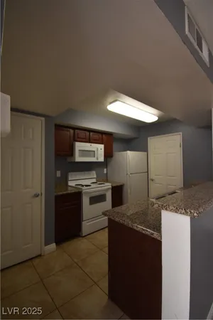 $900 | 6800 East Lake Mead Boulevard, Unit 1053, Las Vegas, NV 89156