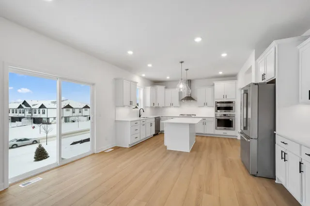 $634,980 | 8693 Periwinkle Boulevard, Woodbury, MN 55129